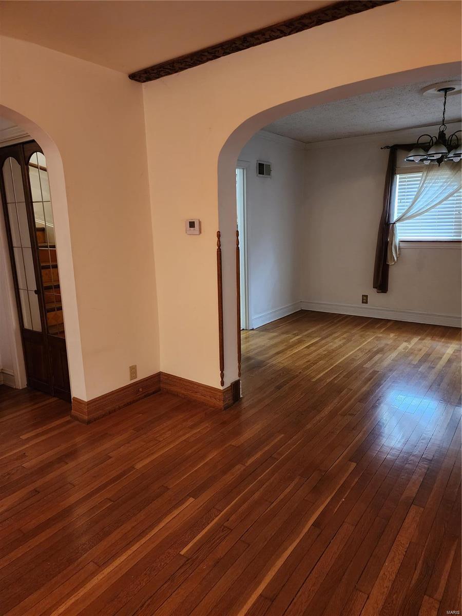 1060 Roth Avenue St. Louis, MO 63130 - Photo 12 of 27 Gallery Image 12