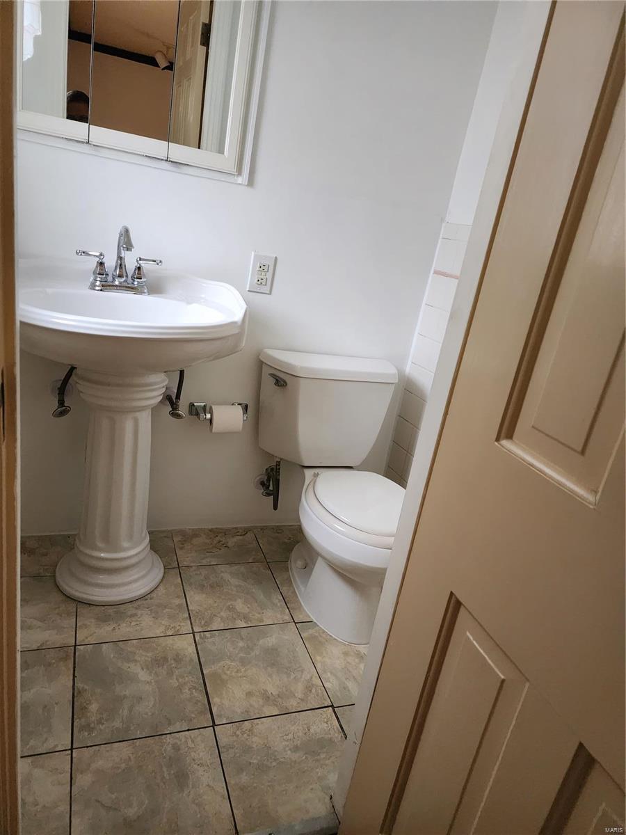 1060 Roth Avenue St. Louis, MO 63130 - Photo 14 of 27 Gallery Image 14