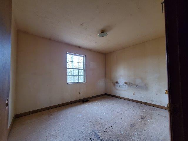 211 Short Road Speedwell, TN 37870 - Photo 3 of 8 20200122_152742