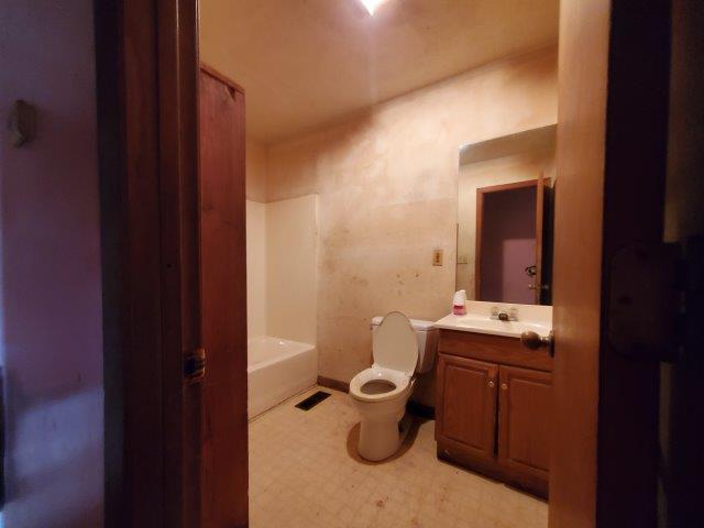 211 Short Road Speedwell, TN 37870 - Photo 6 of 8 BATHROOM