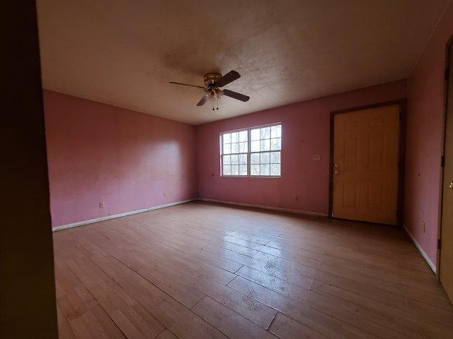 211 Short Road Speedwell, TN 37870 - Photo 8 of 8 LIVING ROOM