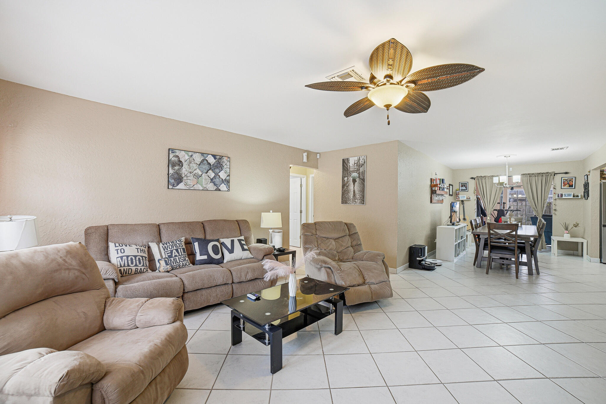 564 Northwest 55th Street Boca Raton, FL 33487 - Photo 4 of 26 a living room with furniture