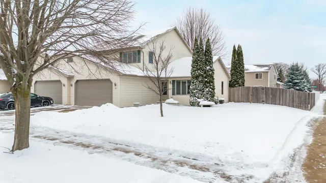 $320,000 | 814 Lang Way, Kimberly, WI 54136