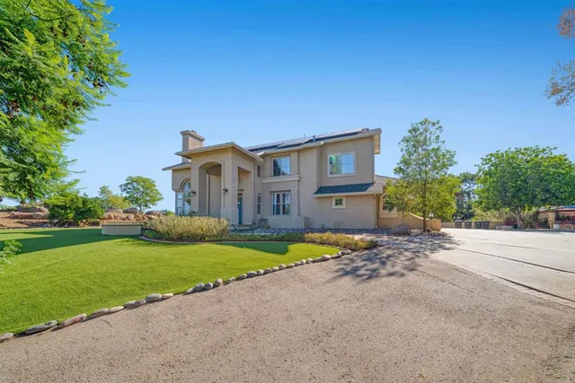 $1,300,000 | 2173 Twisted Oak Lane, Alpine, CA 91901