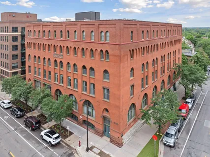 $299,900 | 400 North 1st Street, Unit 502, Minneapolis, MN 55401