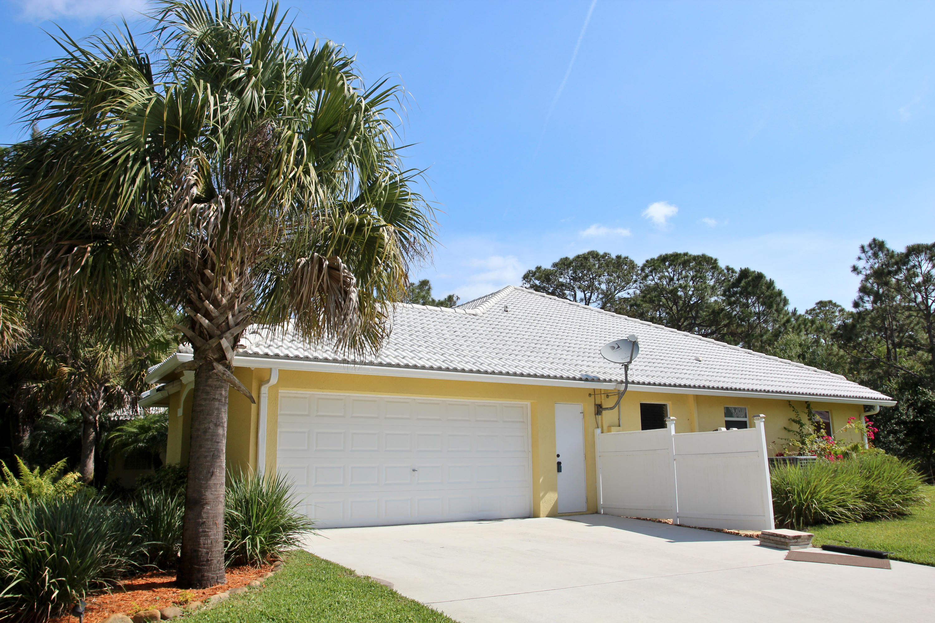 16028 Randolph Siding Road Jupiter, FL 33478 - Photo 61 of 69 2-car garage