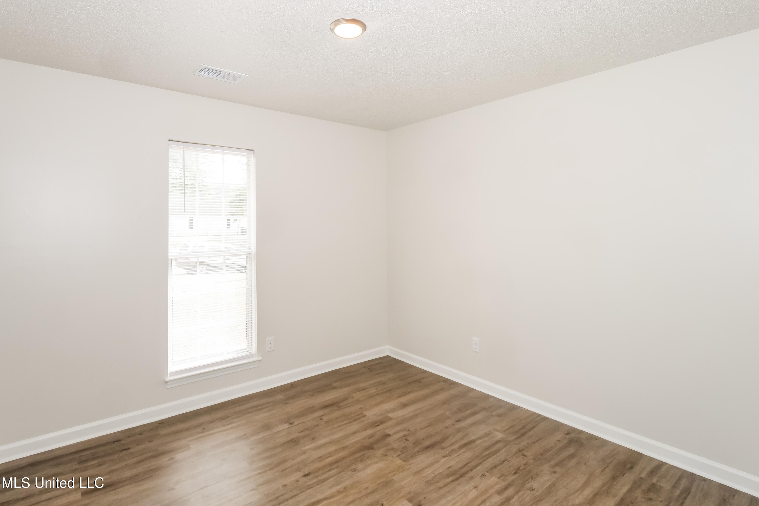 1764 Dorchester Drive Southaven, MS 38671 - Photo 10 of 15 010-photo-bedroom-14779445