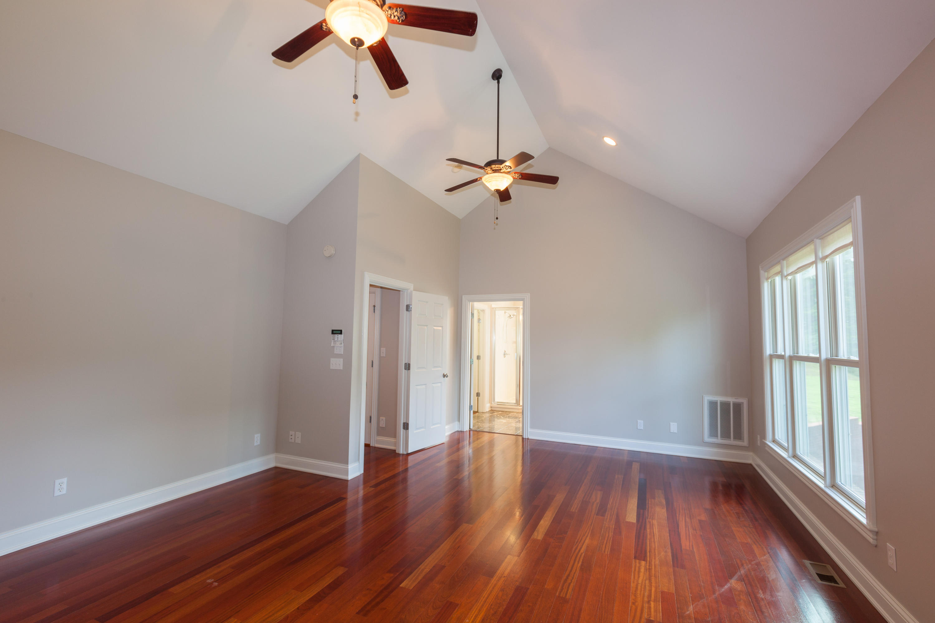 721 Bullrun Valley Drive Heiskell, TN 37754 - Photo 14 of 35 Master Bedroom
