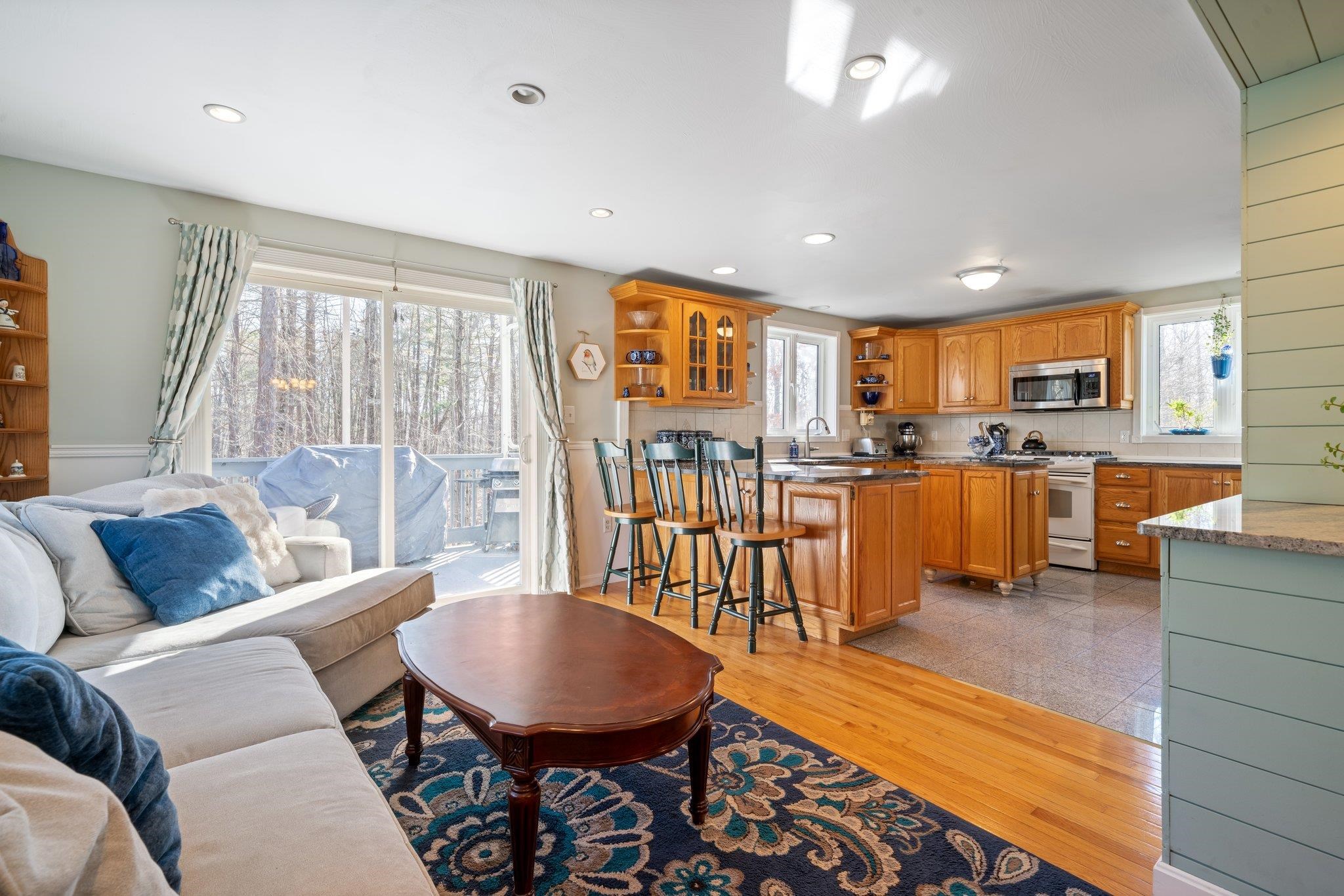 32 Trent Road Hooksett, NH 03106 - Photo 4 of 54