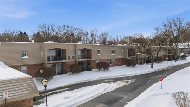 $149,900 | 605 Calais Drive, Unit 312, Pittsburgh, PA 15237