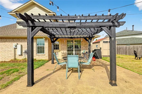 $2,600 | 1308 Roanoke Court, College Station, TX 77845