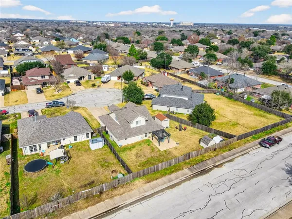 $2,600 | 1308 Roanoke Court, College Station, TX 77845