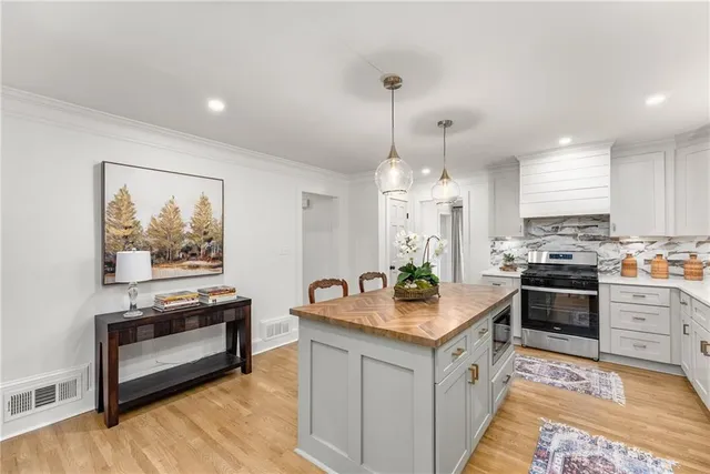 $739,500 | 3549 Castlehill Court, Tucker, GA 30084