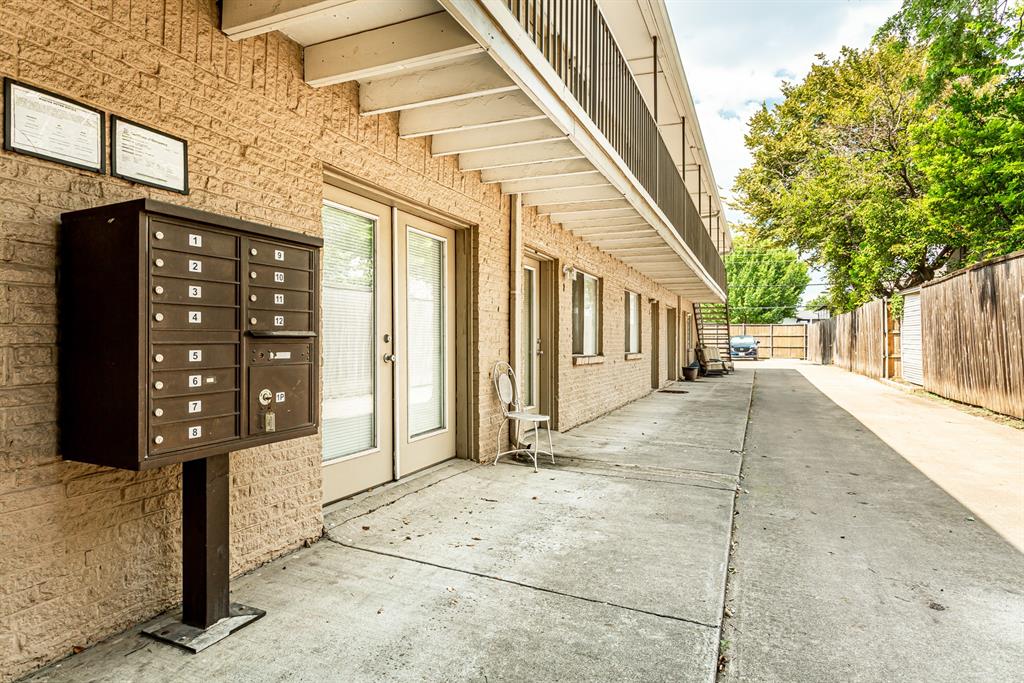 4931 Junius Street, Unit 8 Dallas, TX 75214 - Photo 26 of 31 a view of a house with street