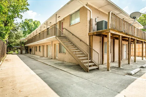 $1,150 | 4931 Junius Street, Unit 8, Dallas, TX 75214