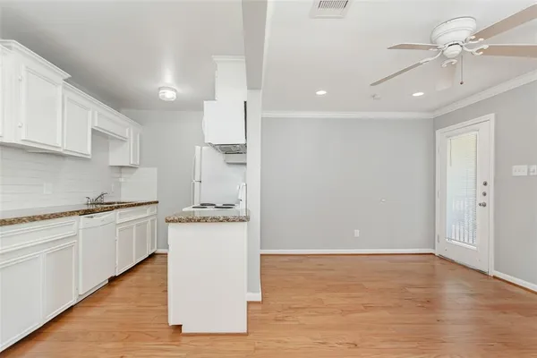 $1,150 | 4931 Junius Street, Unit 8, Dallas, TX 75214