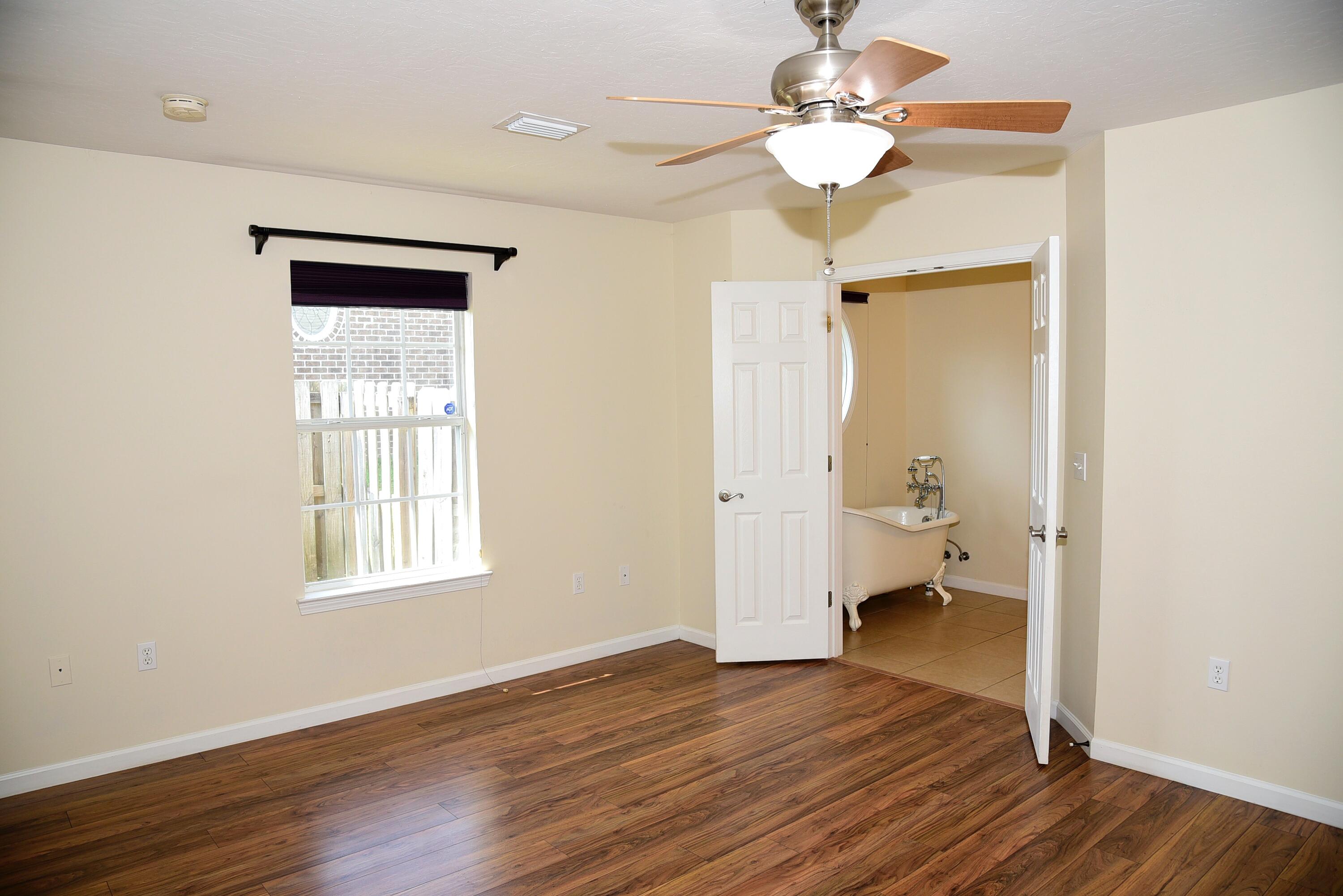 2264 Lewis Street Crestview, FL 32536 - Photo 6 of 19 027