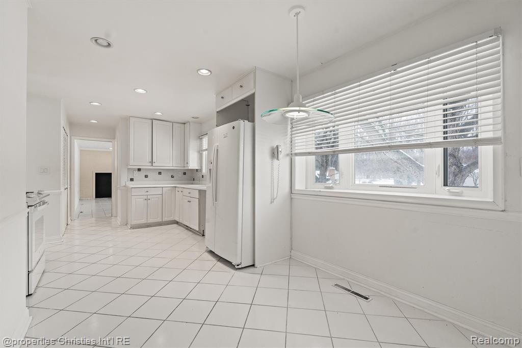 952 North Reading Road Bloomfield Hills, MI 48304 - Photo 10 of 32 Gallery Image 10