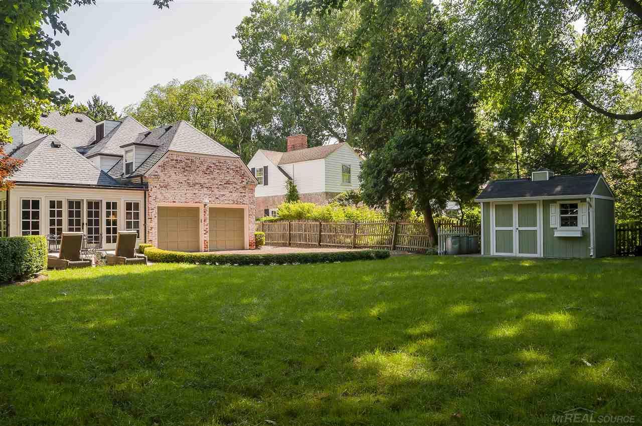 109 Merriweather Road Grosse Pointe, MI 48236 - Photo 50 of 54 31355491-49.JPG