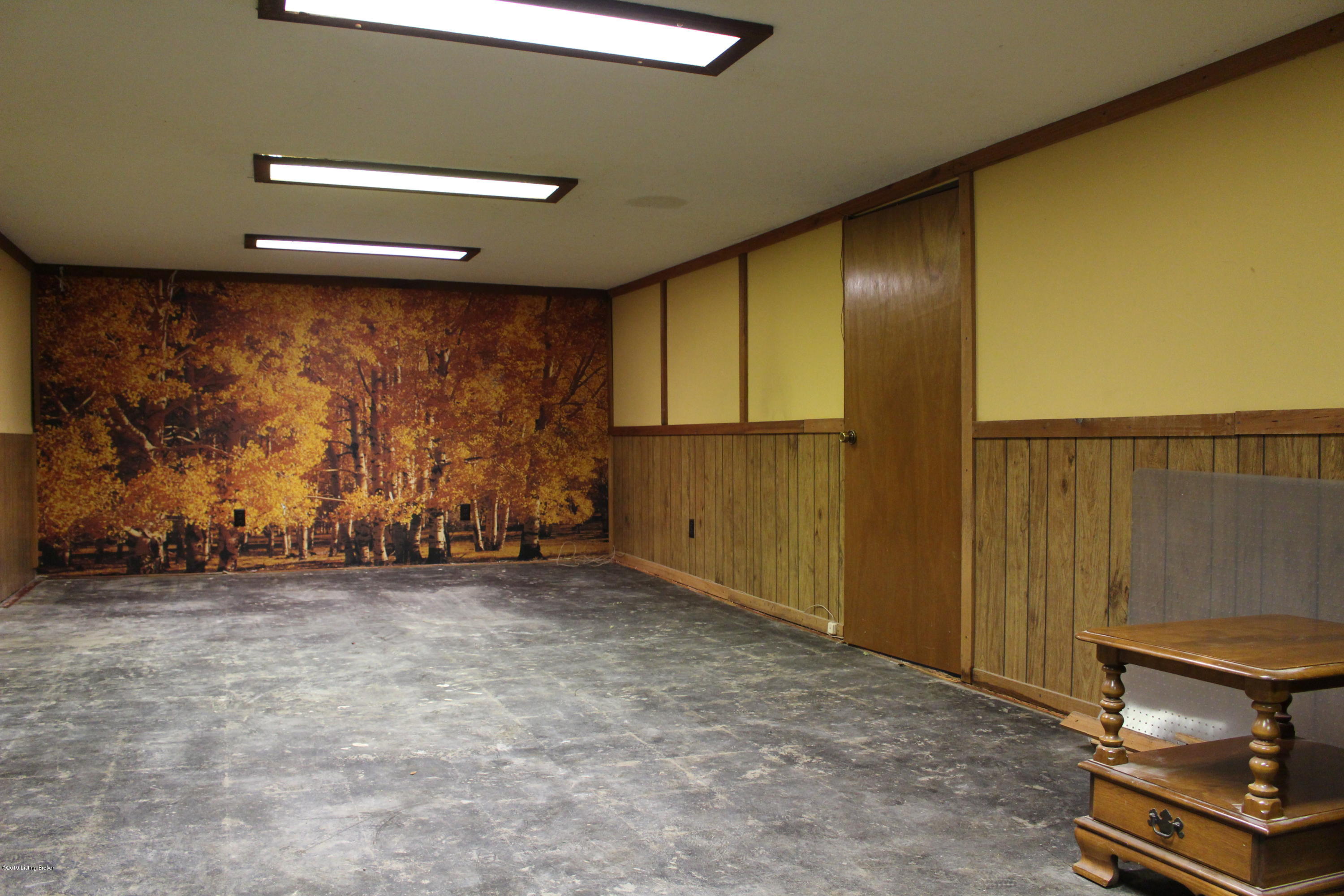 4401 Leeds Road Louisville, KY 40216 - Photo 24 of 25 Additional square footage that could be converted to living space