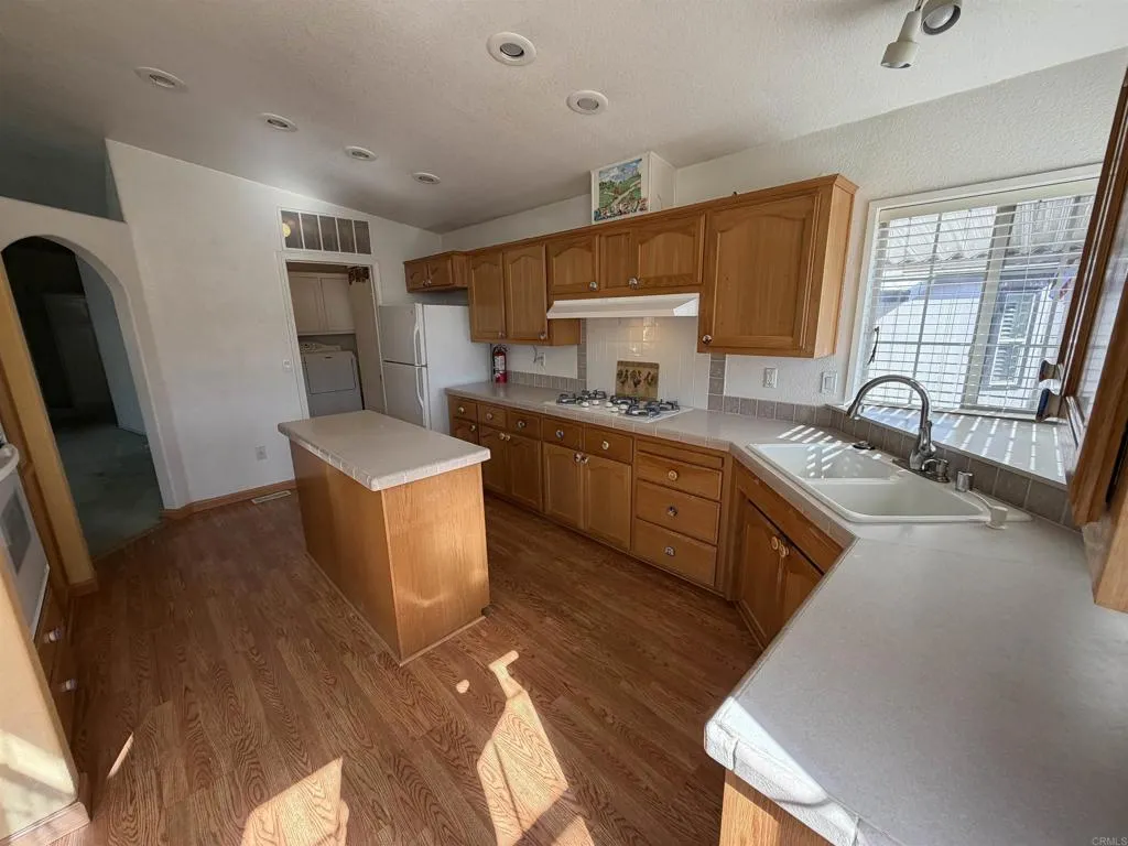 8301 Mission Gorge Road, Unit 32 Santee, CA 92071 - Photo 5 of 71 Gallery Image 5
