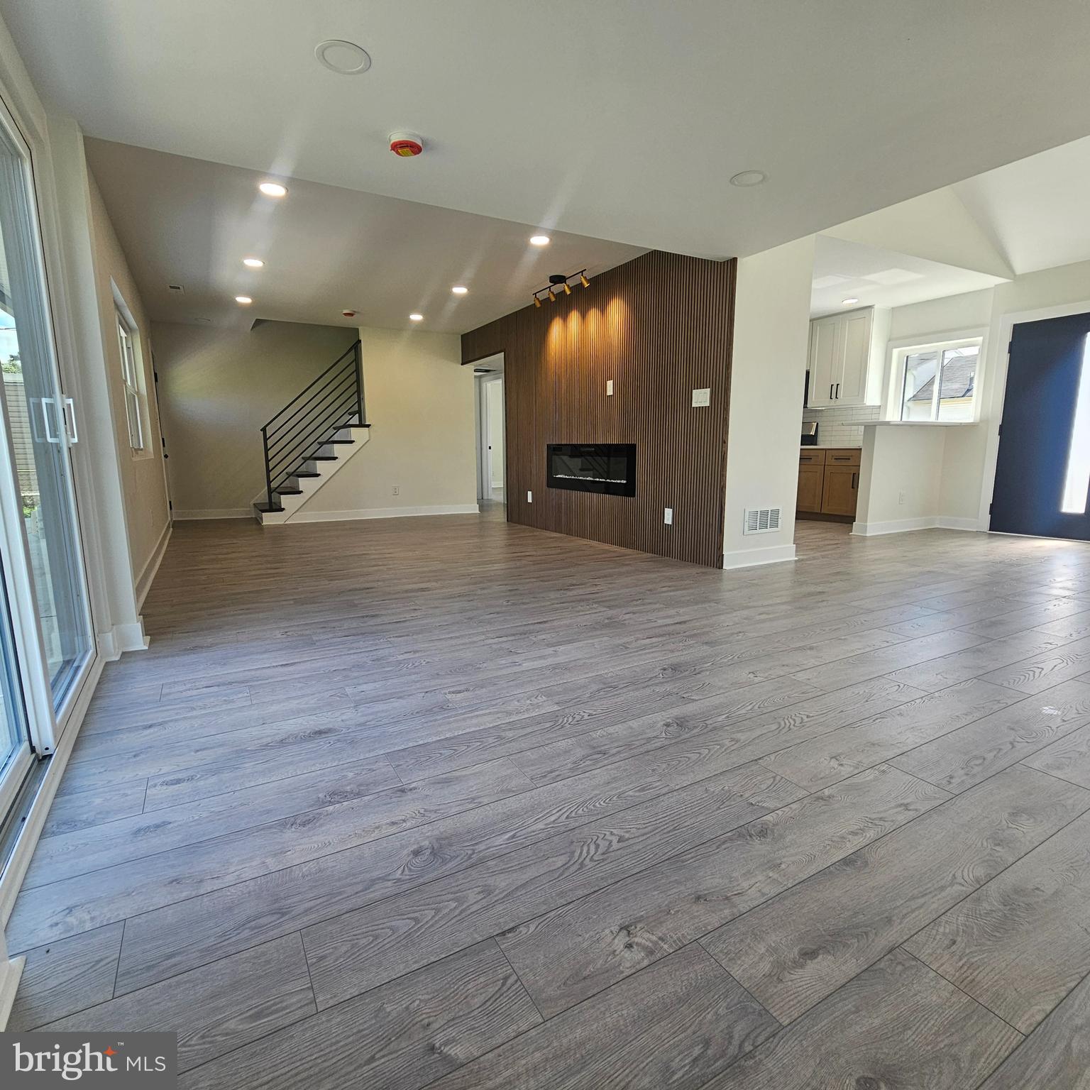 9215 Andover Road Philadelphia, PA 19114 - Photo 13 of 28
