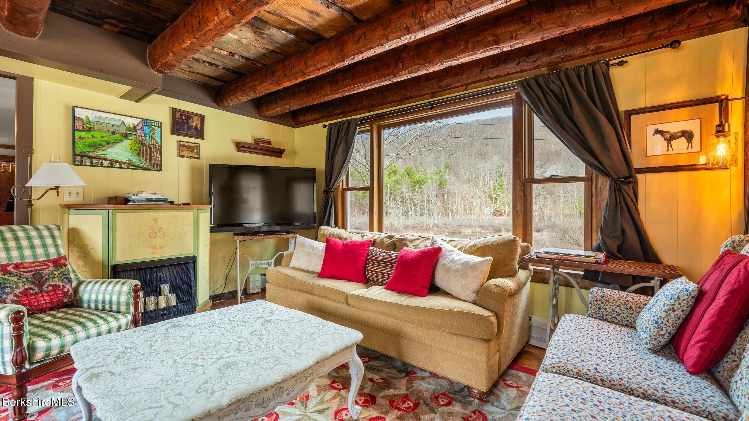 6 Bryan Road West Stockbridge, MA 01266 - Photo 7 of 53 Livingroom