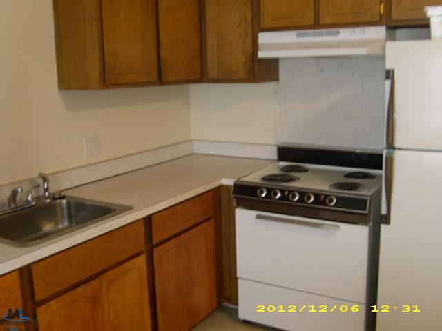 29410 Hoover Road Warren, MI 48093 - Photo 3 of 10 31128883-2.JPG