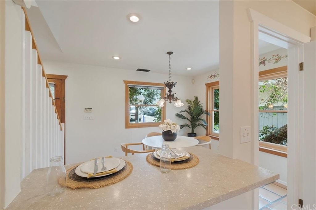 417 34th Place Manhattan Beach, CA 90266 - Photo 12 of 29 Breakfast Bar