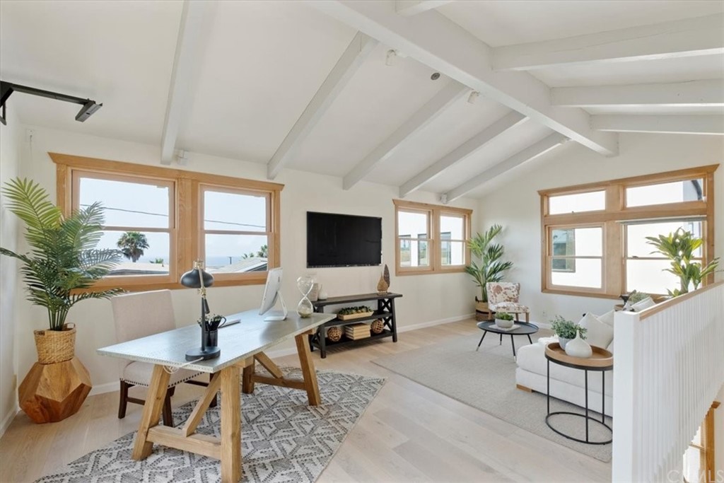 417 34th Place Manhattan Beach, CA 90266 - Photo 5 of 29 Large, Ocean View Loft