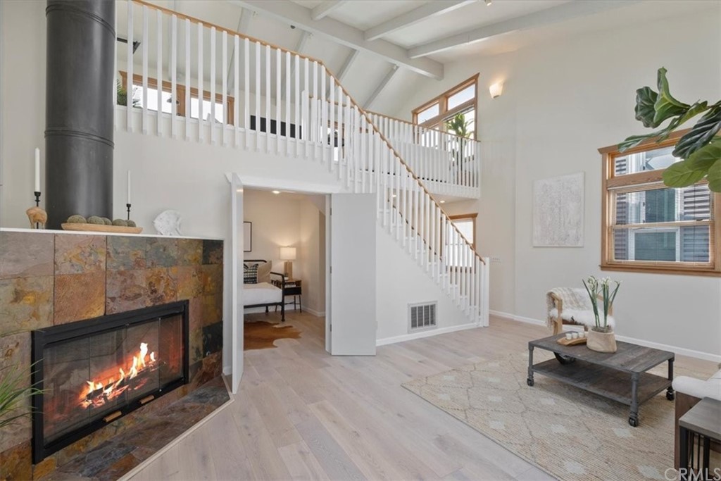 417 34th Place Manhattan Beach, CA 90266 - Photo 7 of 29 Cozy Fireplace