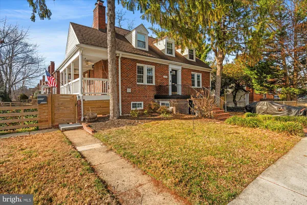 $3,200 | 1700 Dewitt Avenue, Unit 1, Alexandria, VA 22301