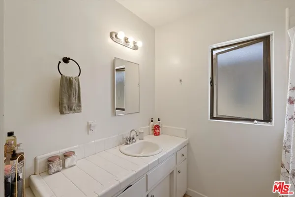 $1,395,000 | 3728 Redondo Beach Boulevard, Torrance, CA 90504