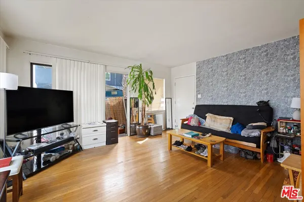 $1,395,000 | 3728 Redondo Beach Boulevard, Torrance, CA 90504