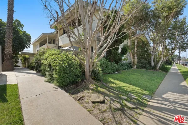 $1,395,000 | 3728 Redondo Beach Boulevard, Torrance, CA 90504