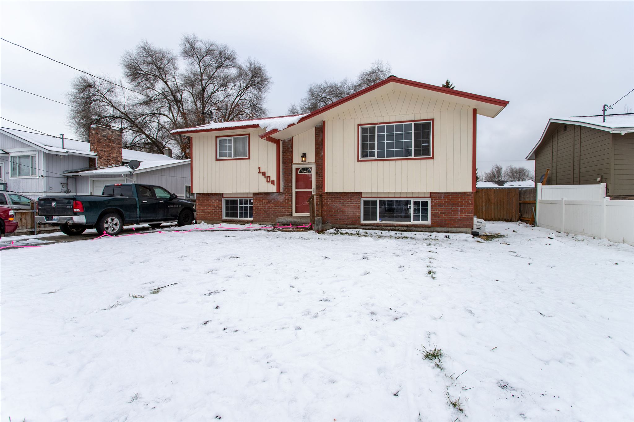 1909 North Balfour Road Spokane Valley, WA 99206 - Photo 1 of 23 Gallery Image 1