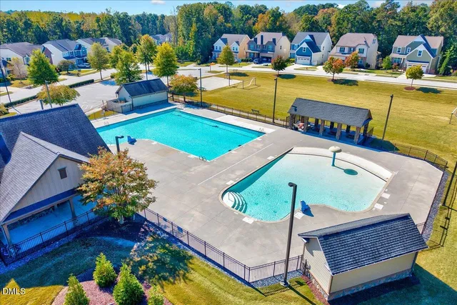 a view of an outdoor space