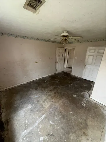 $112,000 | 1105 West Davis Street, Hearne, TX 77859