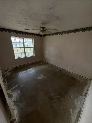 $112,000 | 1105 West Davis Street, Hearne, TX 77859