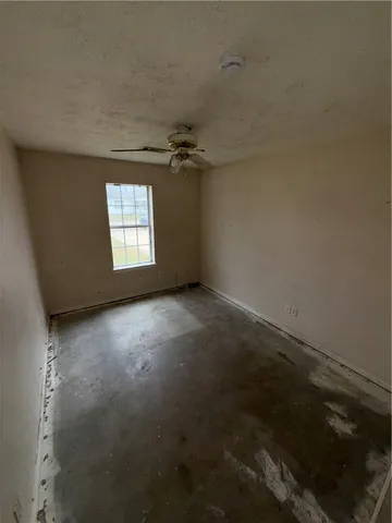 $112,000 | 1105 West Davis Street, Hearne, TX 77859