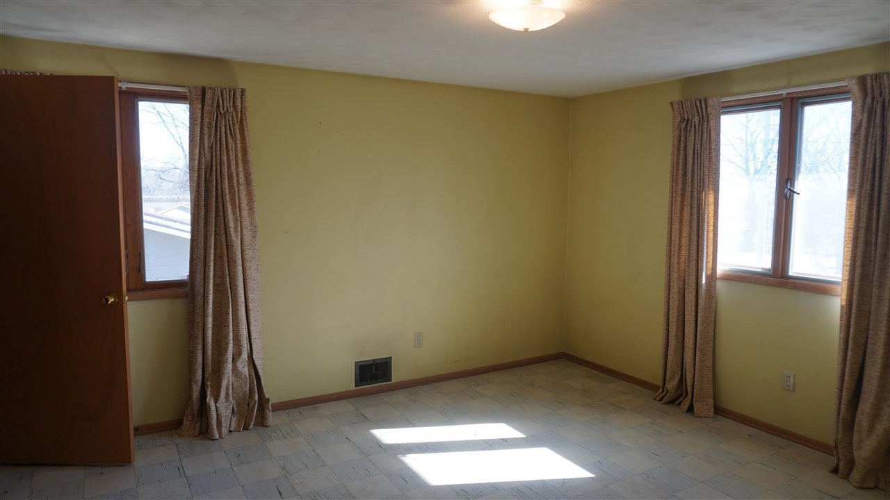 203 East Pioneer Road Lone Tree, IA 52755 - Photo 12 of 22 Gallery Image 12