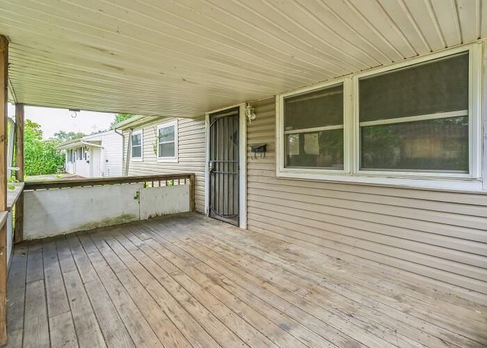 1886 Stetson Road Columbus, OH 43232 - Photo 4 of 24 4