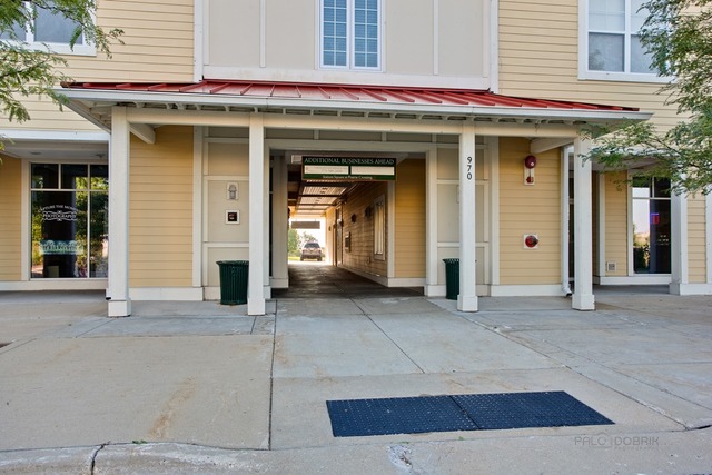 970 Harris Road, Unit 221 Grayslake, IL 60030 - Photo 3 of 31