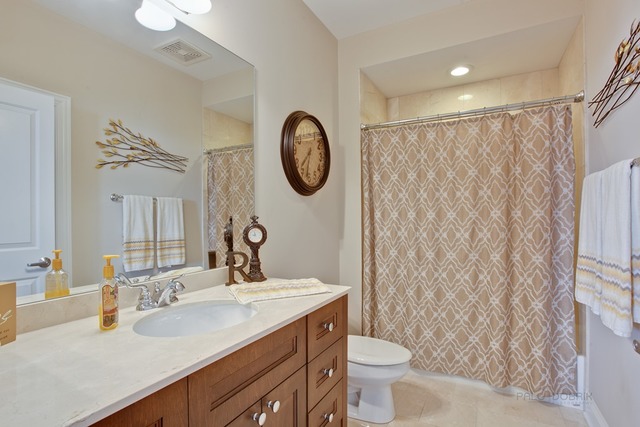 970 Harris Road, Unit 221 Grayslake, IL 60030 - Photo 24 of 31