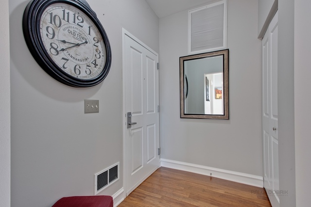 970 Harris Road, Unit 221 Grayslake, IL 60030 - Photo 5 of 31