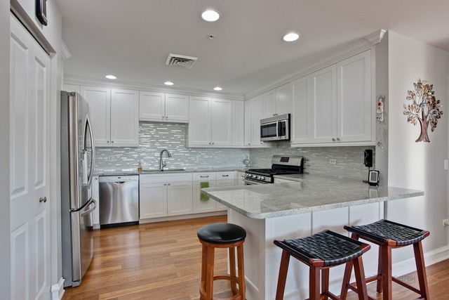 970 Harris Road, Unit 221 Grayslake, IL 60030 - Photo 6 of 31