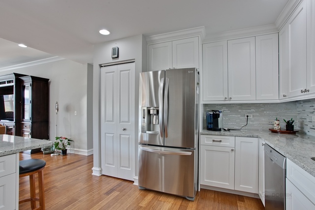 970 Harris Road, Unit 221 Grayslake, IL 60030 - Photo 7 of 31