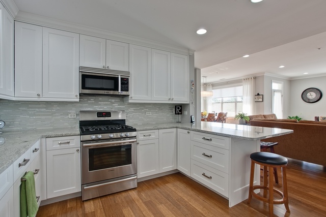 970 Harris Road, Unit 221 Grayslake, IL 60030 - Photo 9 of 31