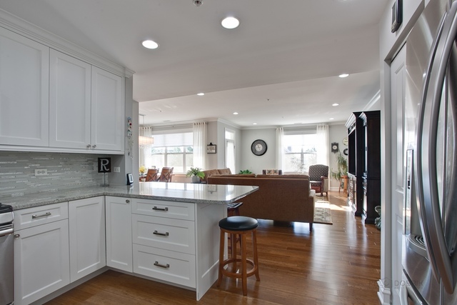 970 Harris Road, Unit 221 Grayslake, IL 60030 - Photo 10 of 31