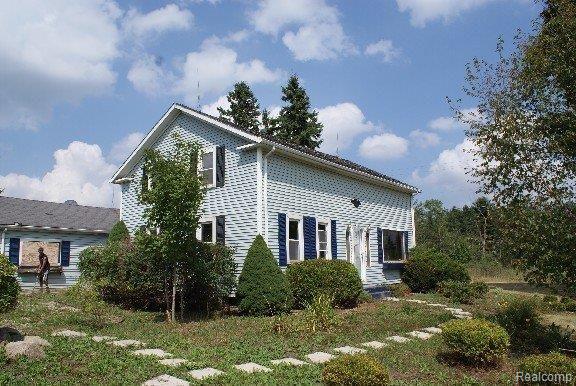 1981 Mack Road Leonard, MI 48367 - Photo 2 of 15 DSC03538-mfsopt